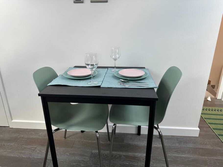 Lovely New Decor Studio - 4 The Southwell Лондон Екстер'єр фото